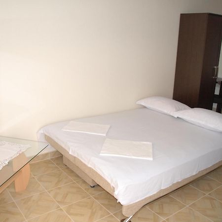 Guest House Evropa 2 Улцинь Экстерьер фото