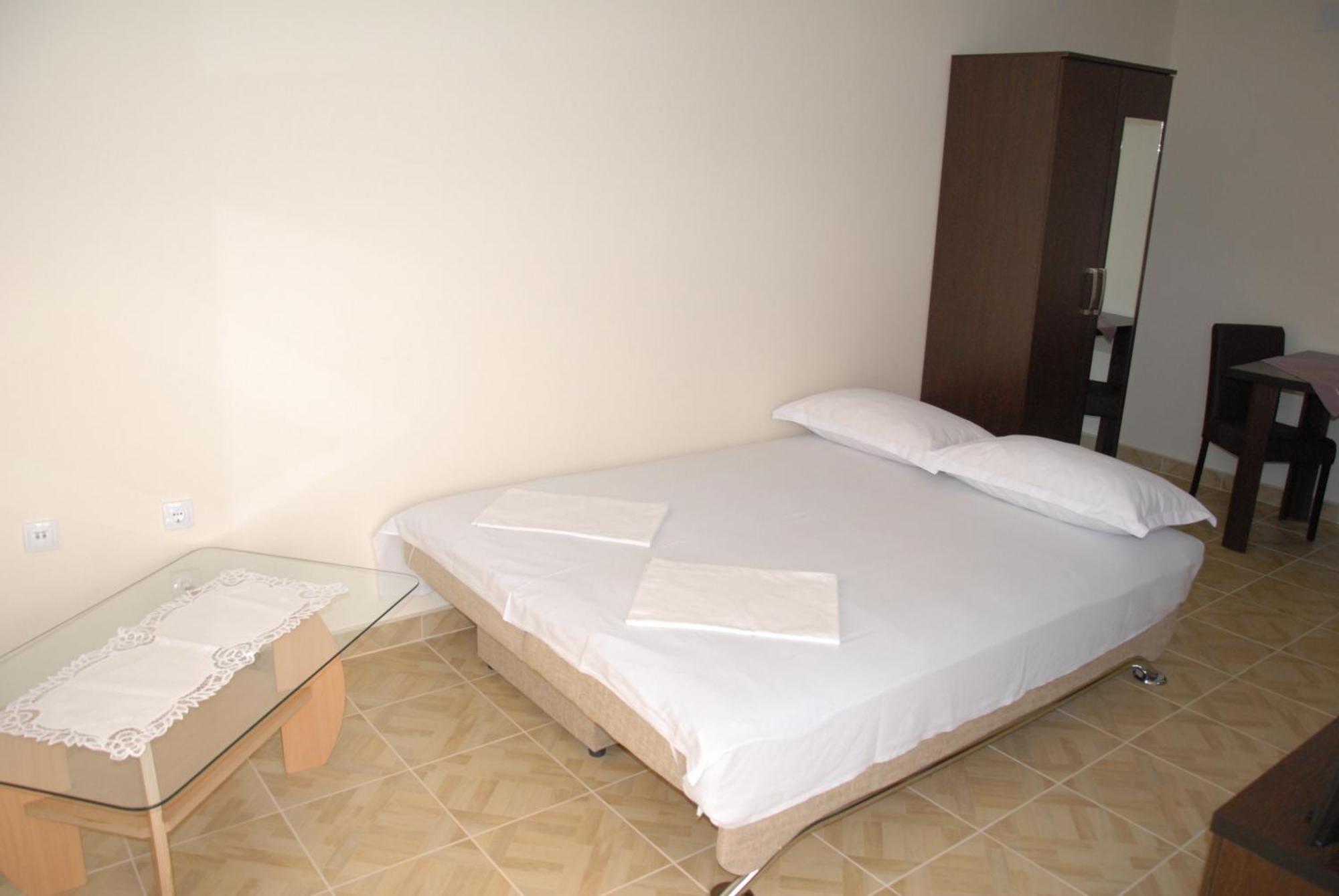 Guest House Evropa 2 Улцинь Экстерьер фото