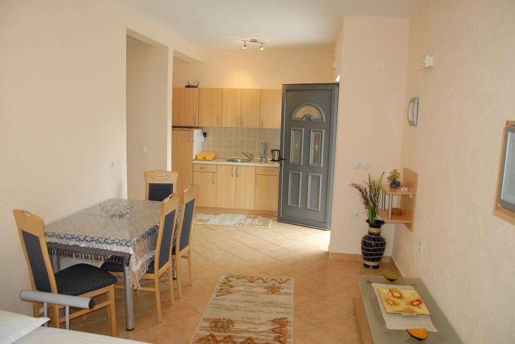 Guest House Evropa 2 Улцинь Номер фото